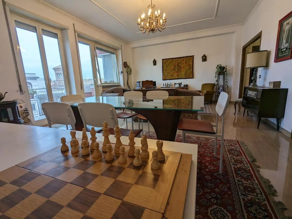 Spacious Apartment In City Centre Řím