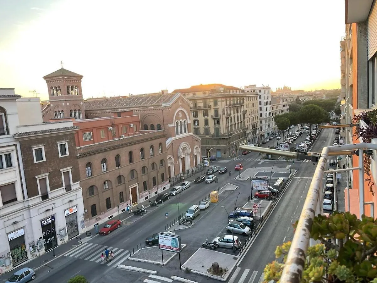 Spacious Apartment In City Centre Roma 0*,  Itália